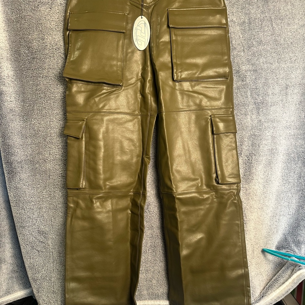 Dolls Kill Olive Green Cargo Pants size L NWT straight Leg vegan Leather